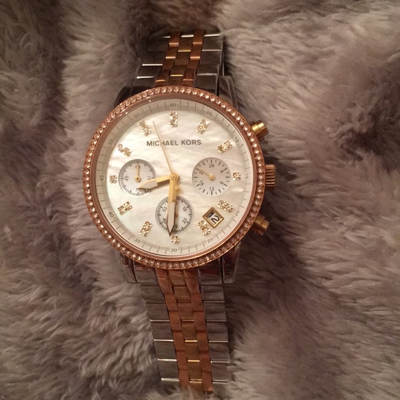 Michael Kors Tri-color multifaced rhinestone watch - Picture 3 of 8